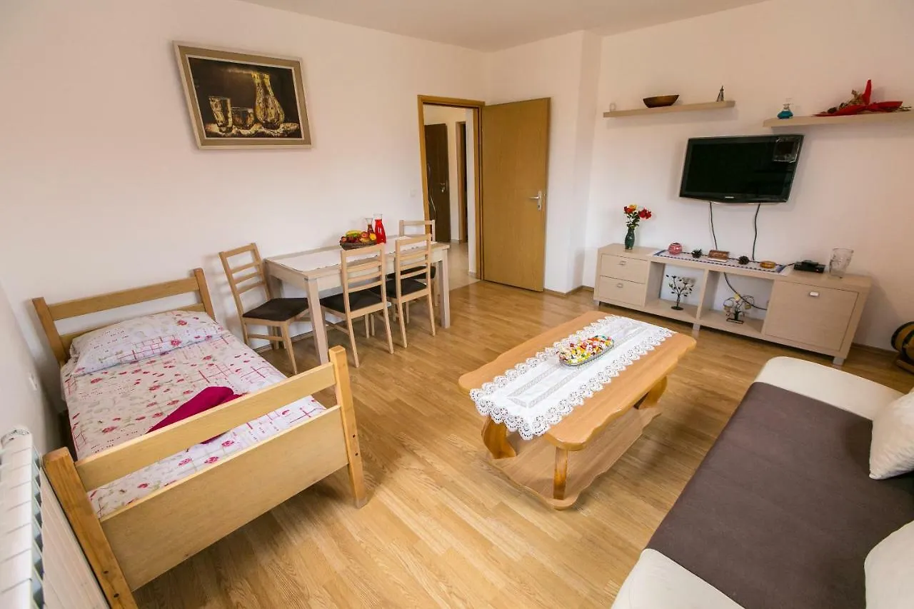 Amela Apartment Pula 0*,  Croatia