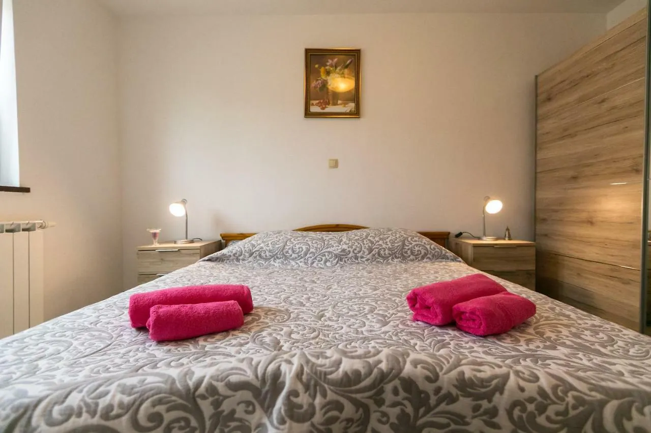 Amela Apartment Pula