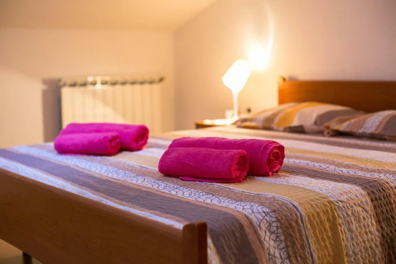 Amela Apartment Pula Croatia