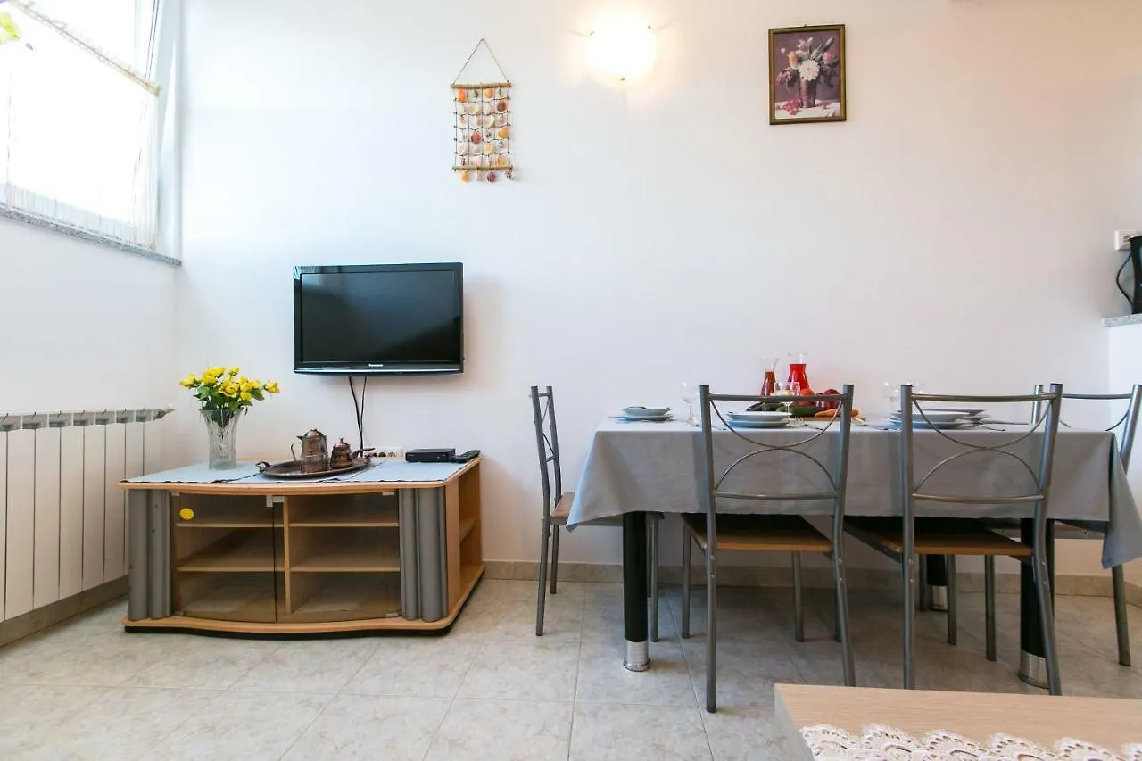Amela Apartment Pula