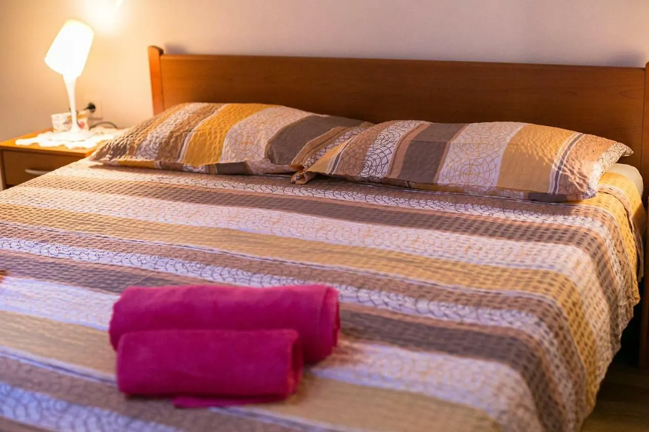 Amela Apartment Pula Croatia