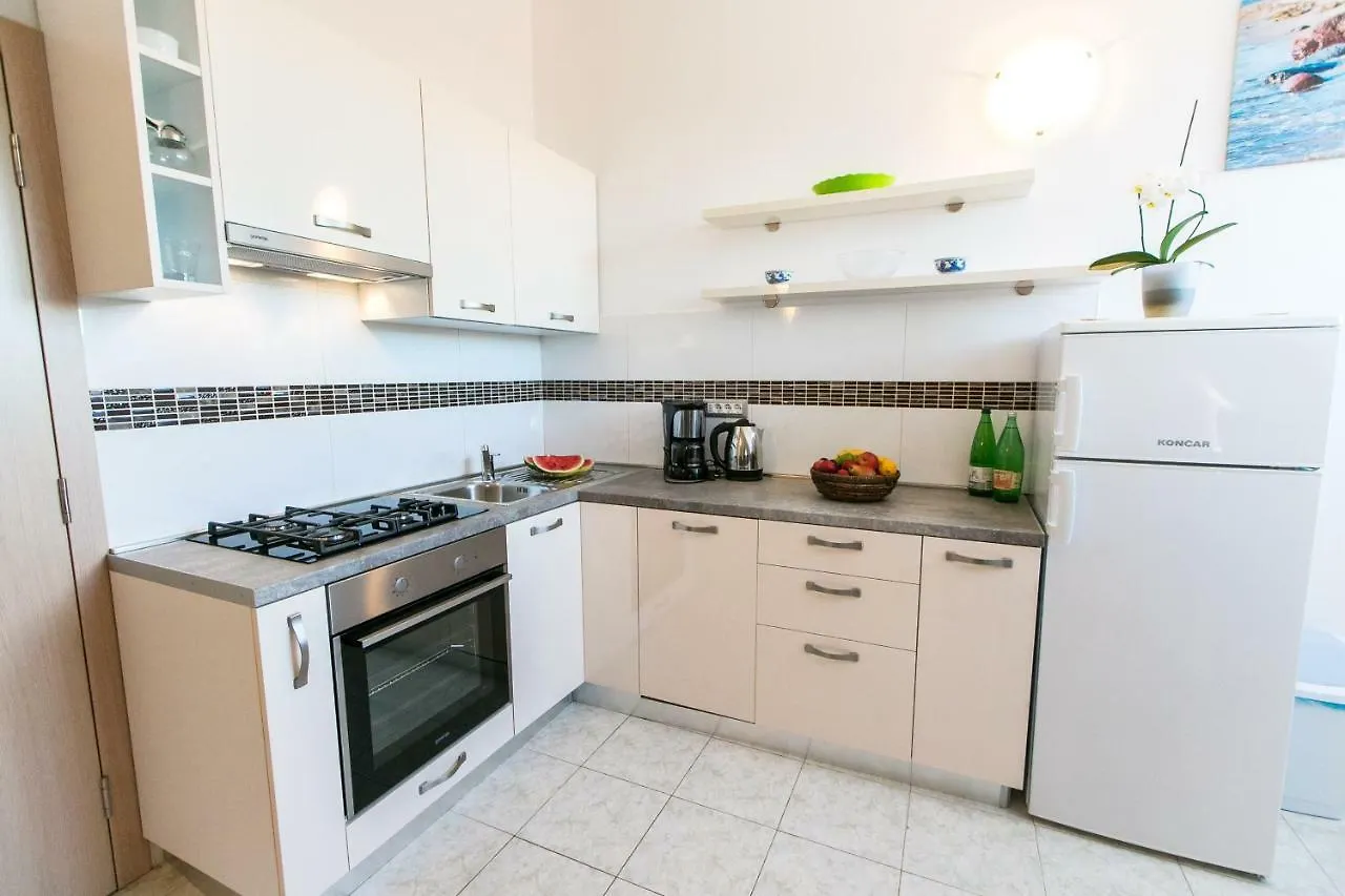 Amela Apartment Pula Croatia