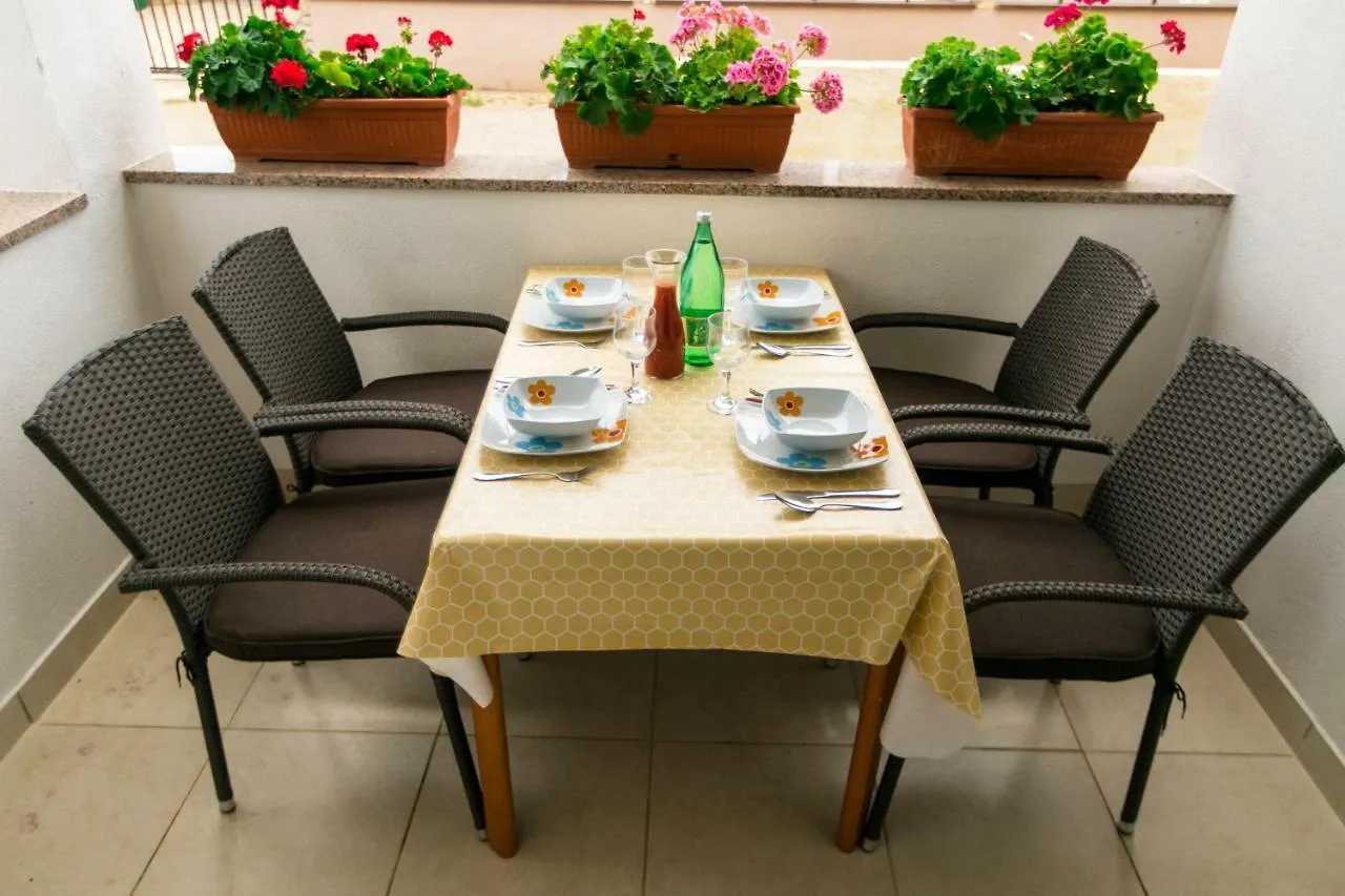 Amela Apartment Pula