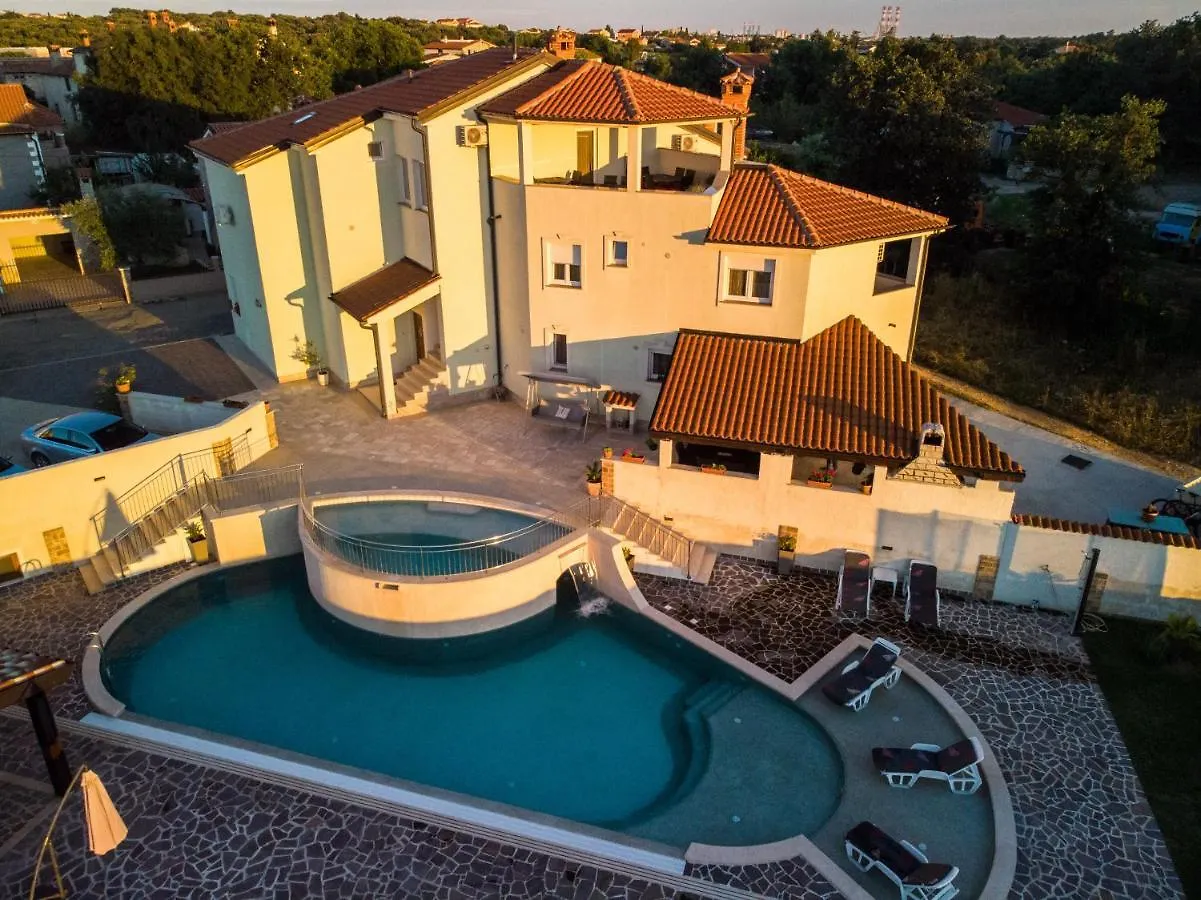 Amela Apartment Pula