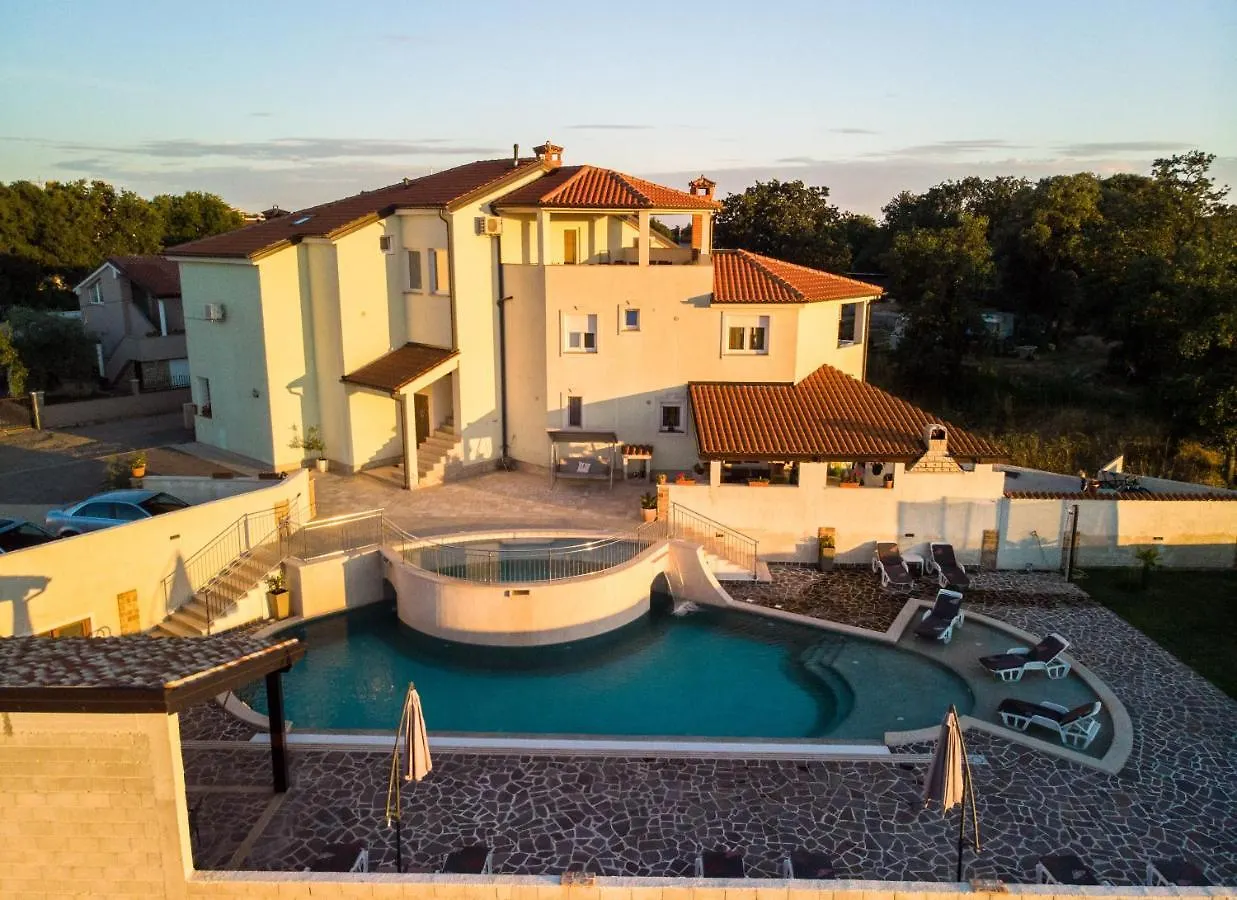 Amela Apartment Pula Croatia